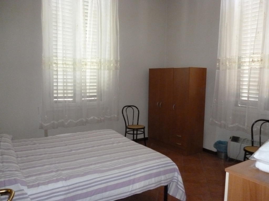 27 Aprile Hotel Florence Bilik gambar
