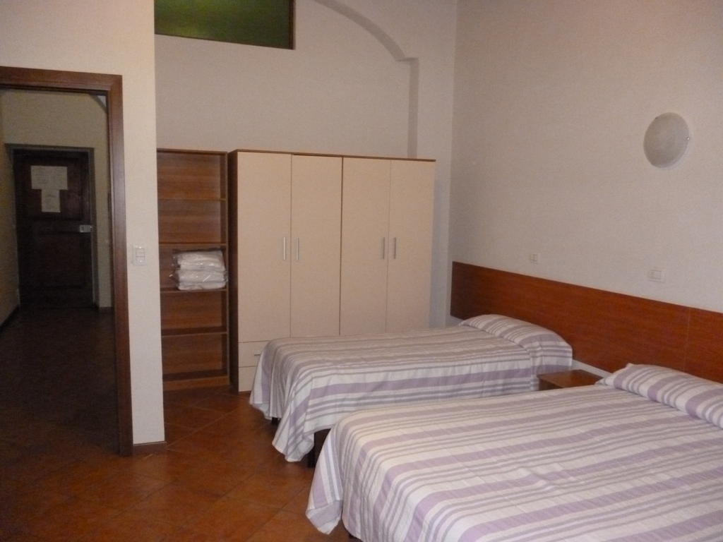 27 Aprile Hotel Florence Bilik gambar